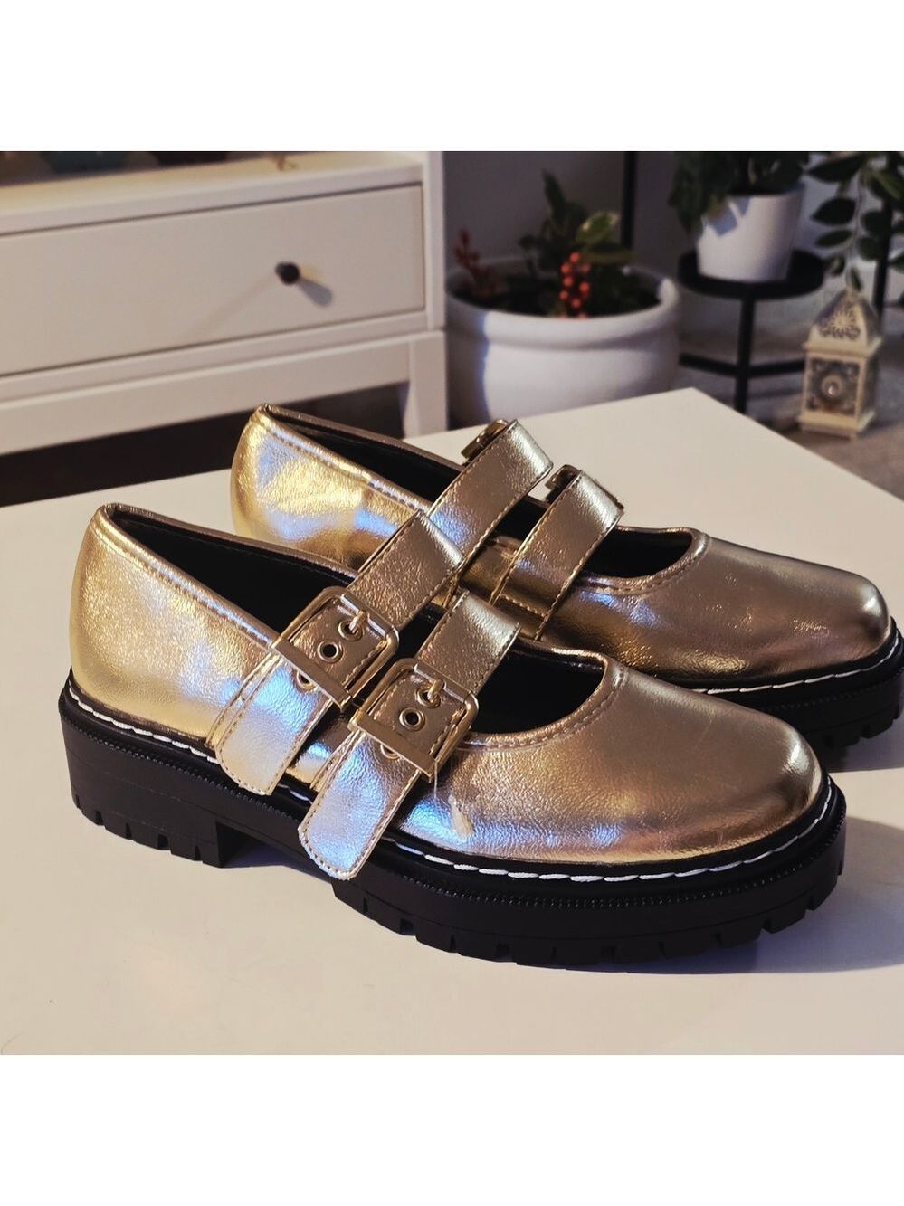 Soda Mary Jane Gold Metallic Faux Leather Shoes Size 8